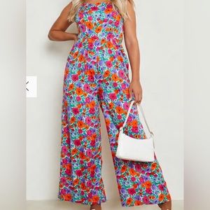 Boohoo Floral jumpsuit size 18
